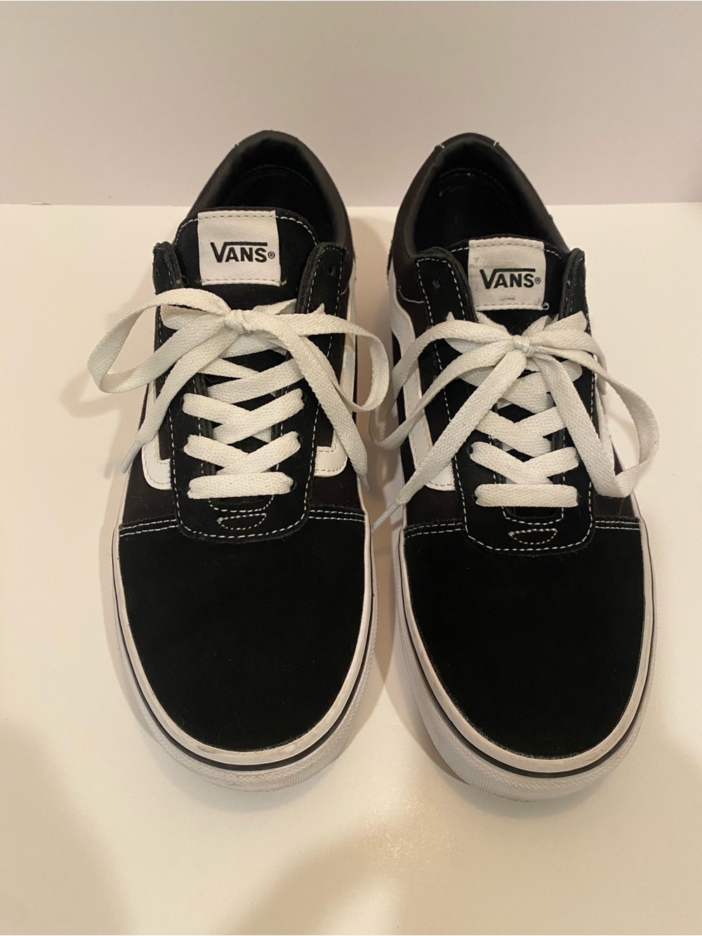 Vans Old Skool Black & White Low-Top Skate Sneakers Women’s Size 9.5M Worn Once